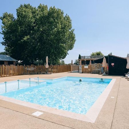 Camping La Pree Les Portes-en-Re Ngoại thất bức ảnh