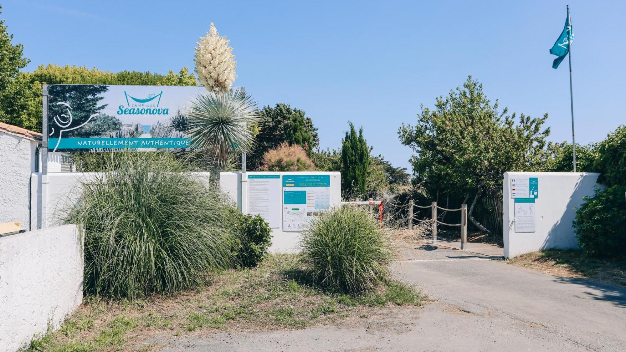 Camping La Pree Les Portes-en-Re Ngoại thất bức ảnh
