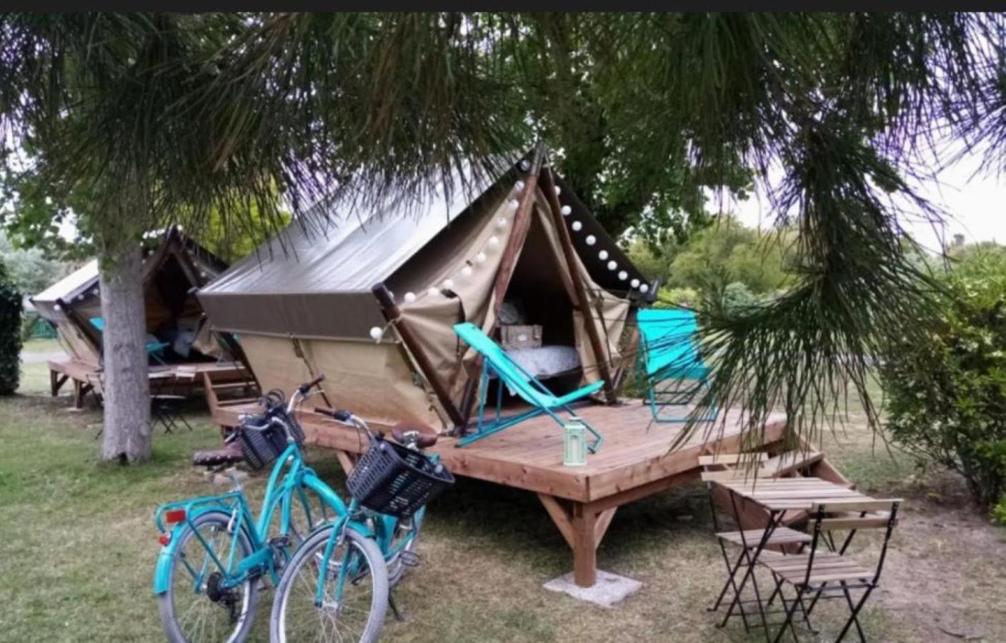 Camping La Pree Les Portes-en-Re Ngoại thất bức ảnh