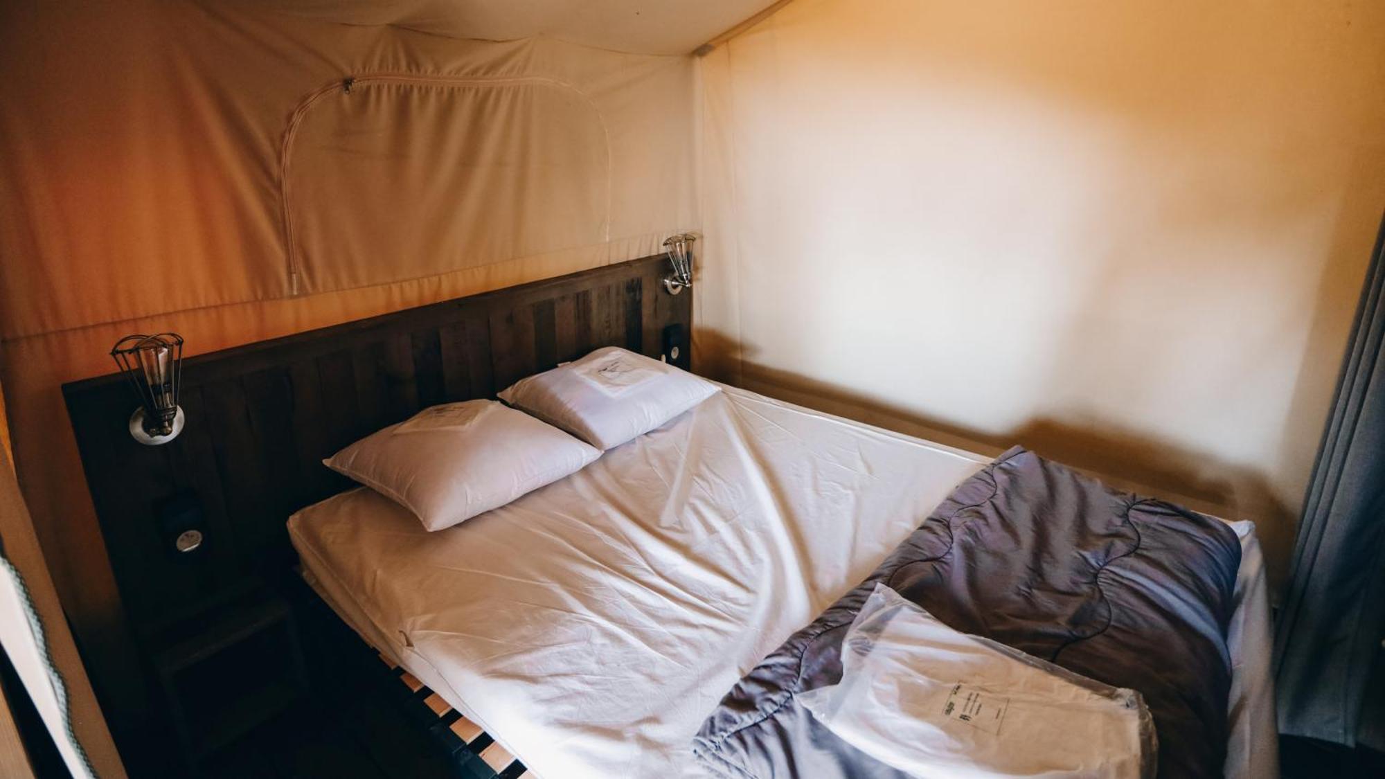 Camping La Pree Les Portes-en-Re Phòng bức ảnh