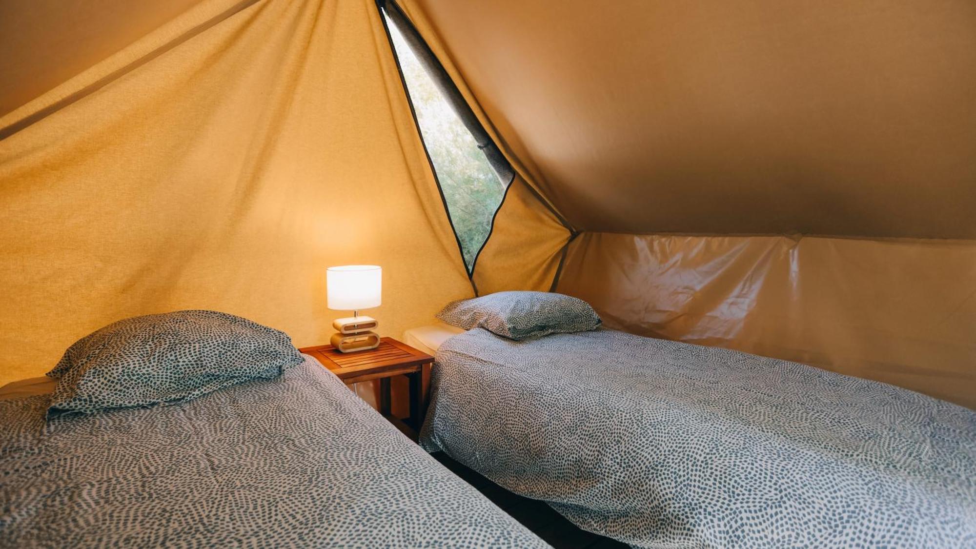 Camping La Pree Les Portes-en-Re Phòng bức ảnh