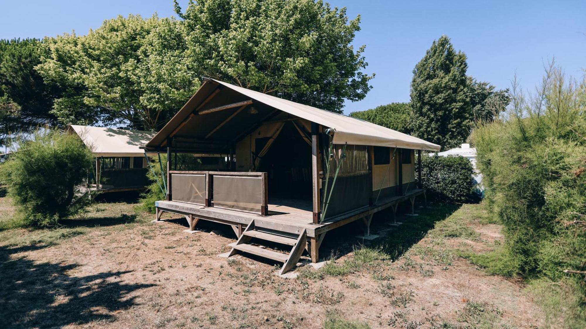 Camping La Pree Les Portes-en-Re Phòng bức ảnh