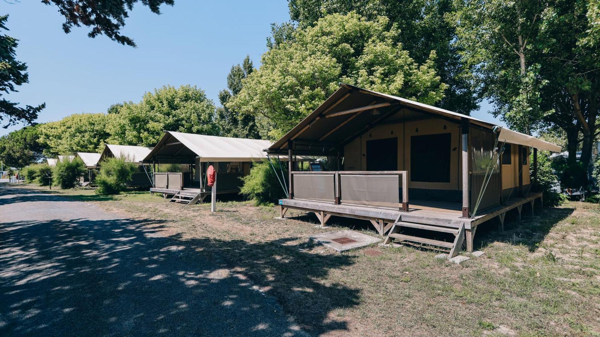 Camping La Pree Les Portes-en-Re Phòng bức ảnh